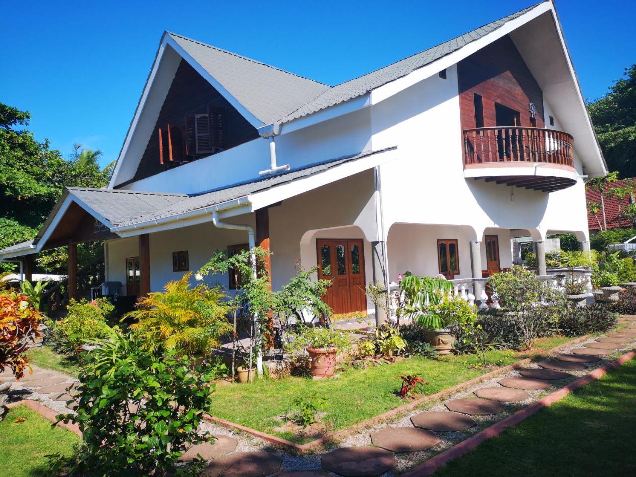 Belle Amie Self Catering *